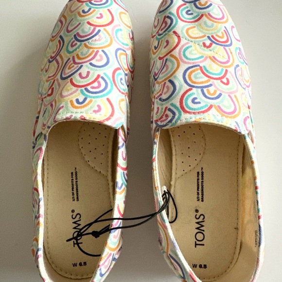 Toms Shoes - New TOMS Rainbow Arch Slip-On Shoes